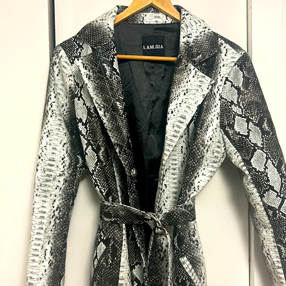 I.AM.GIA snake trench 🐍